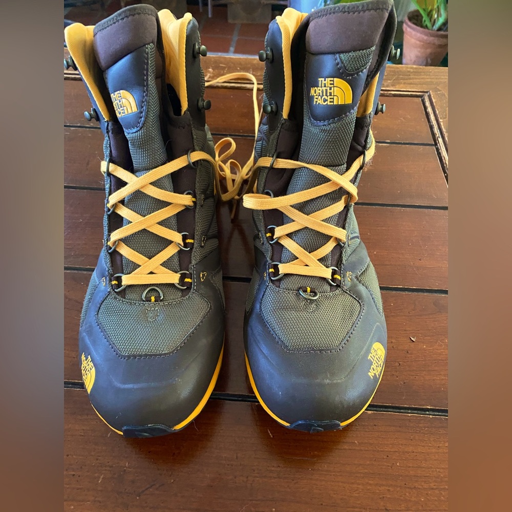 The North Face - Men’s Arctic boots.  Never used.  Size 13